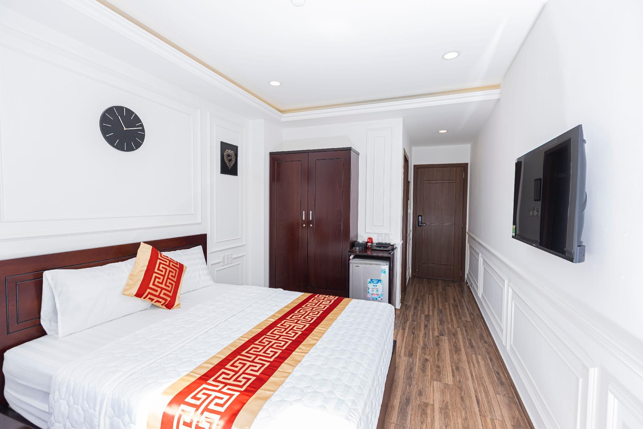 Superior - 1 King Bed
