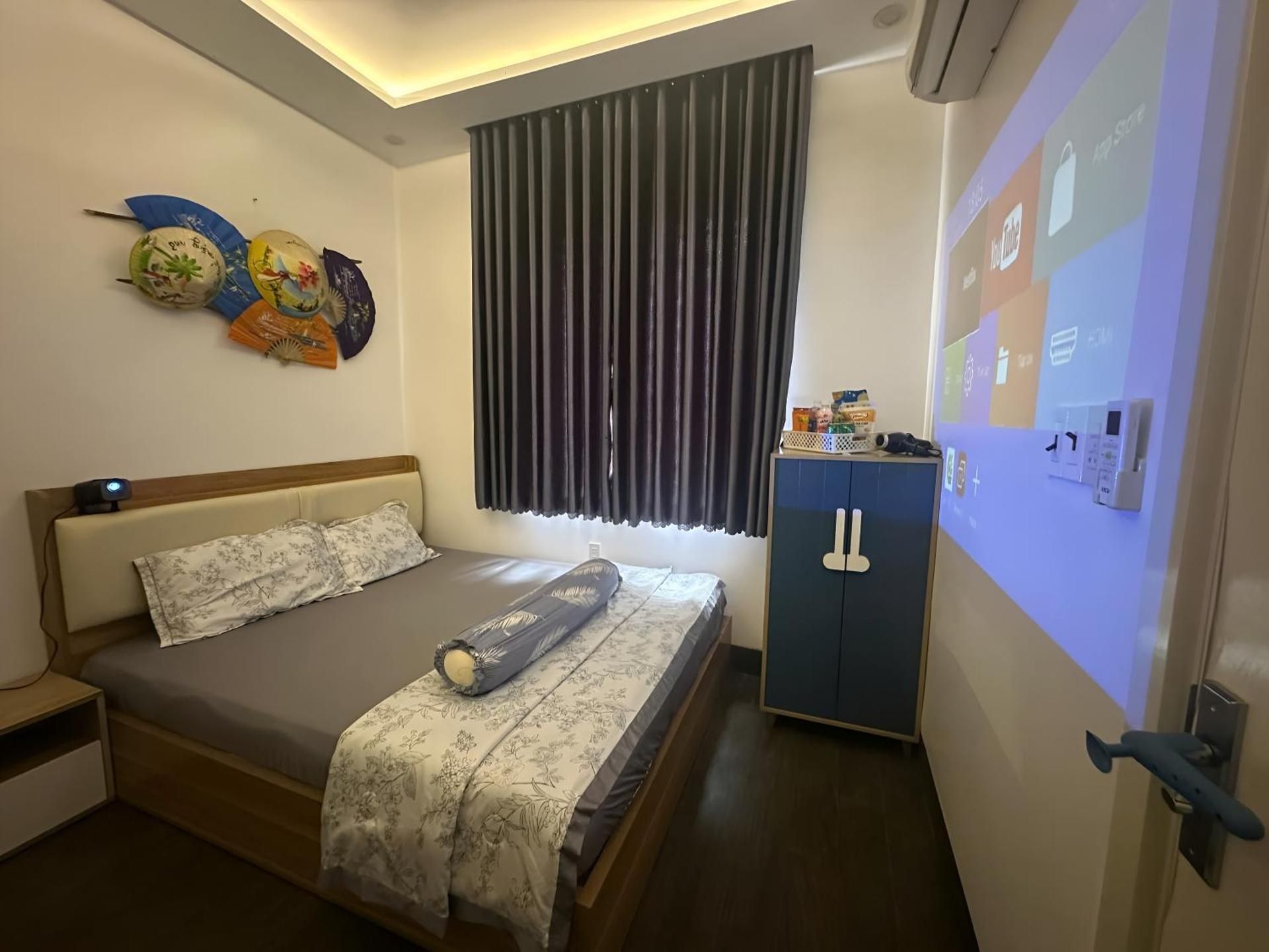 Standard - 1 Queen Bed, Non-Smoking