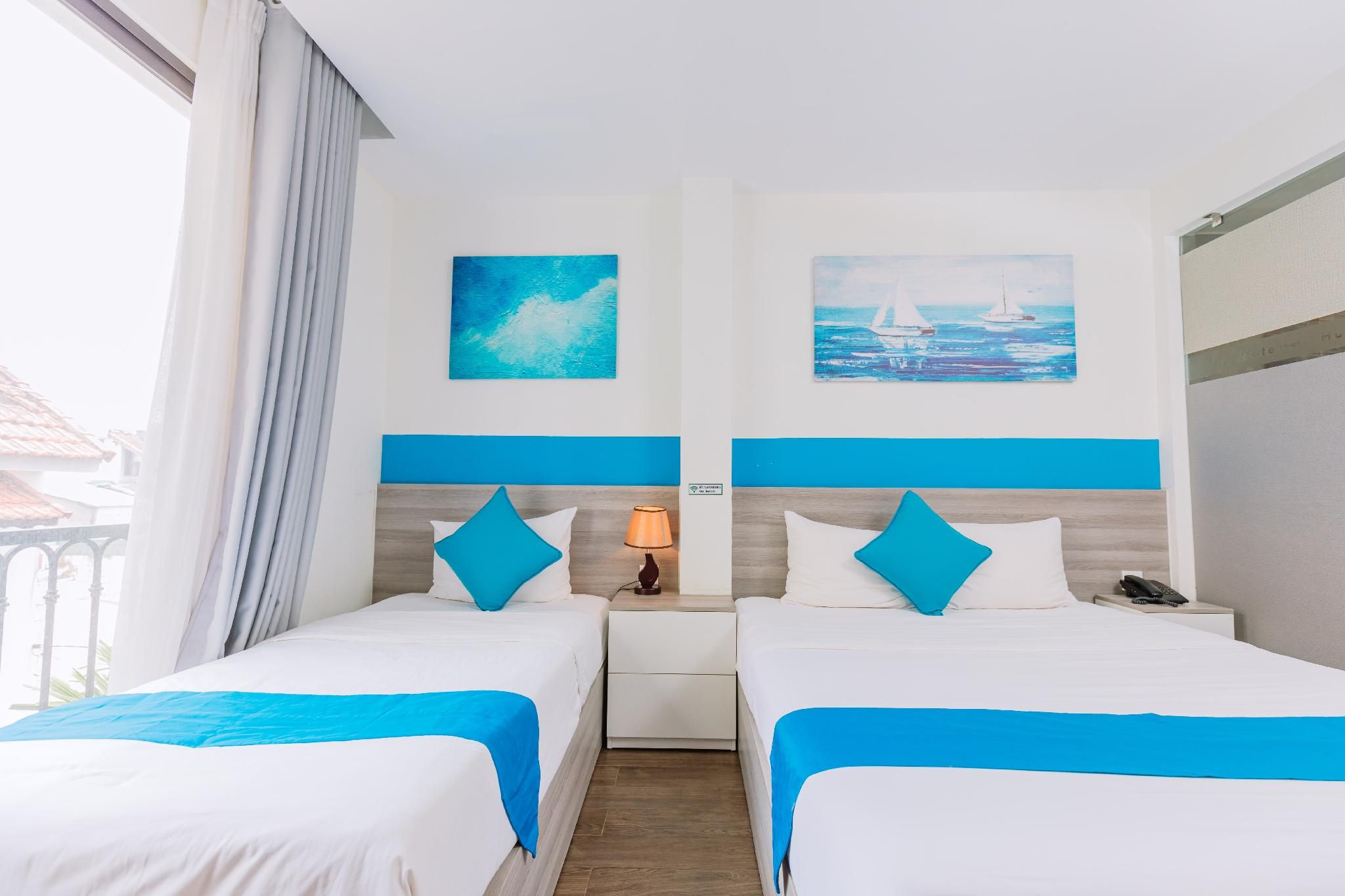 Deluxe - 2 Beds with Balcony