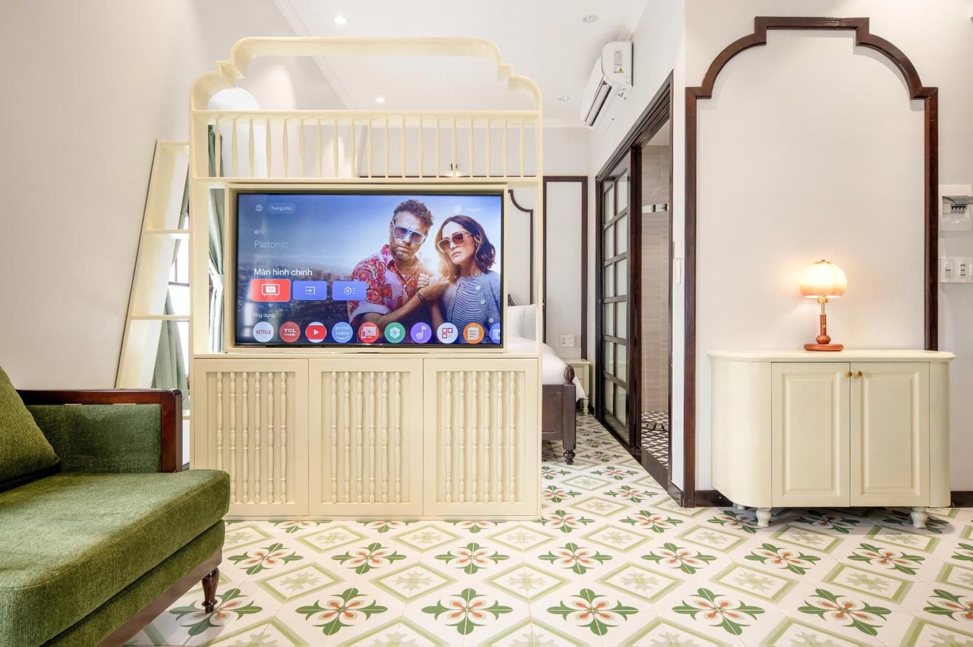 One-Bedroom Apartment With City View