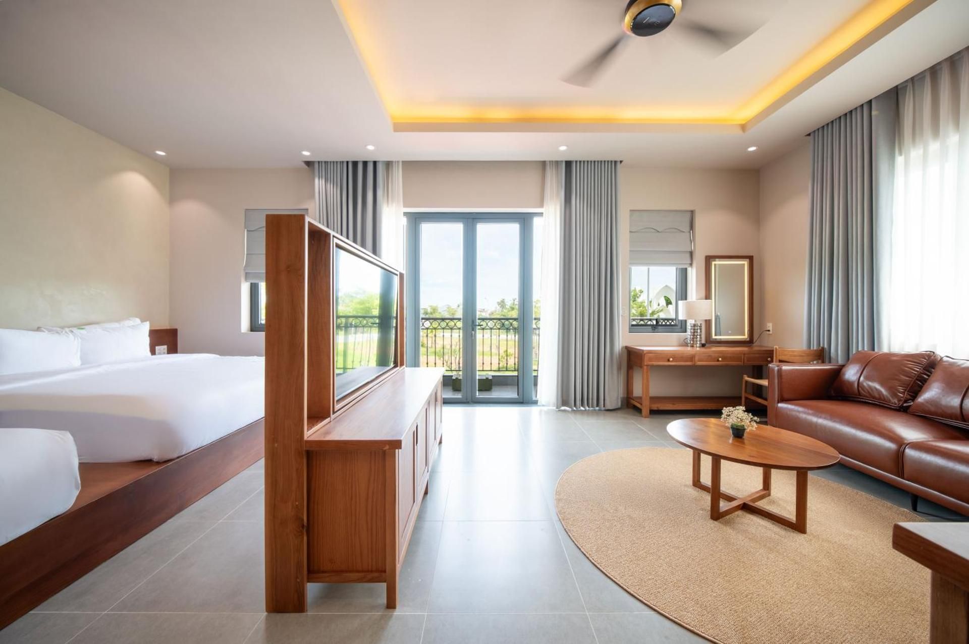 Deluxe One-Bedroom Apartment with Garden View