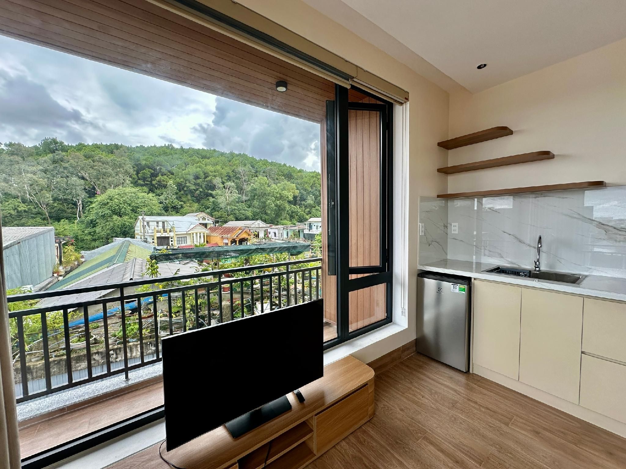 One Bedroom Deluxe Mountain View