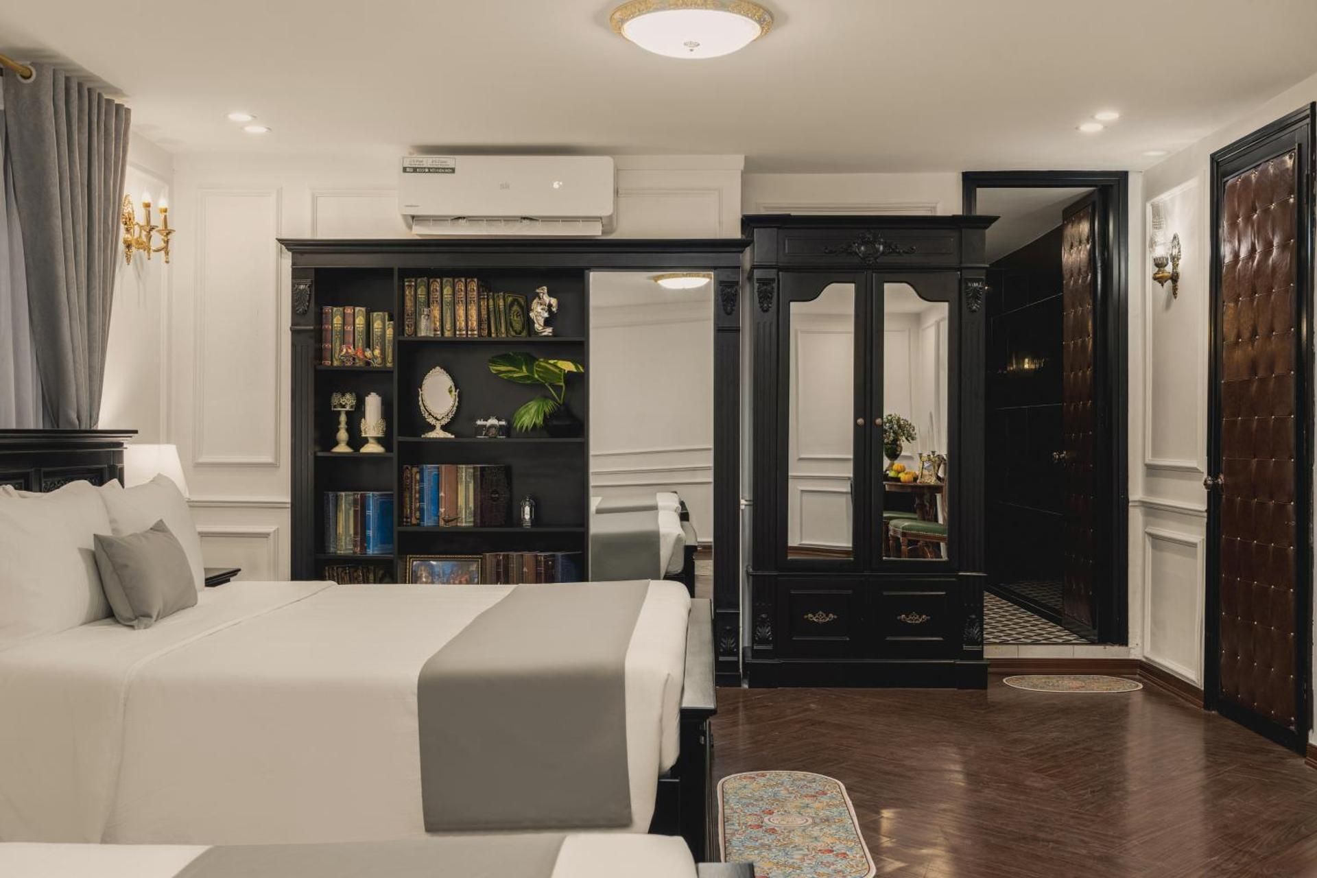 Deluxe Family Room