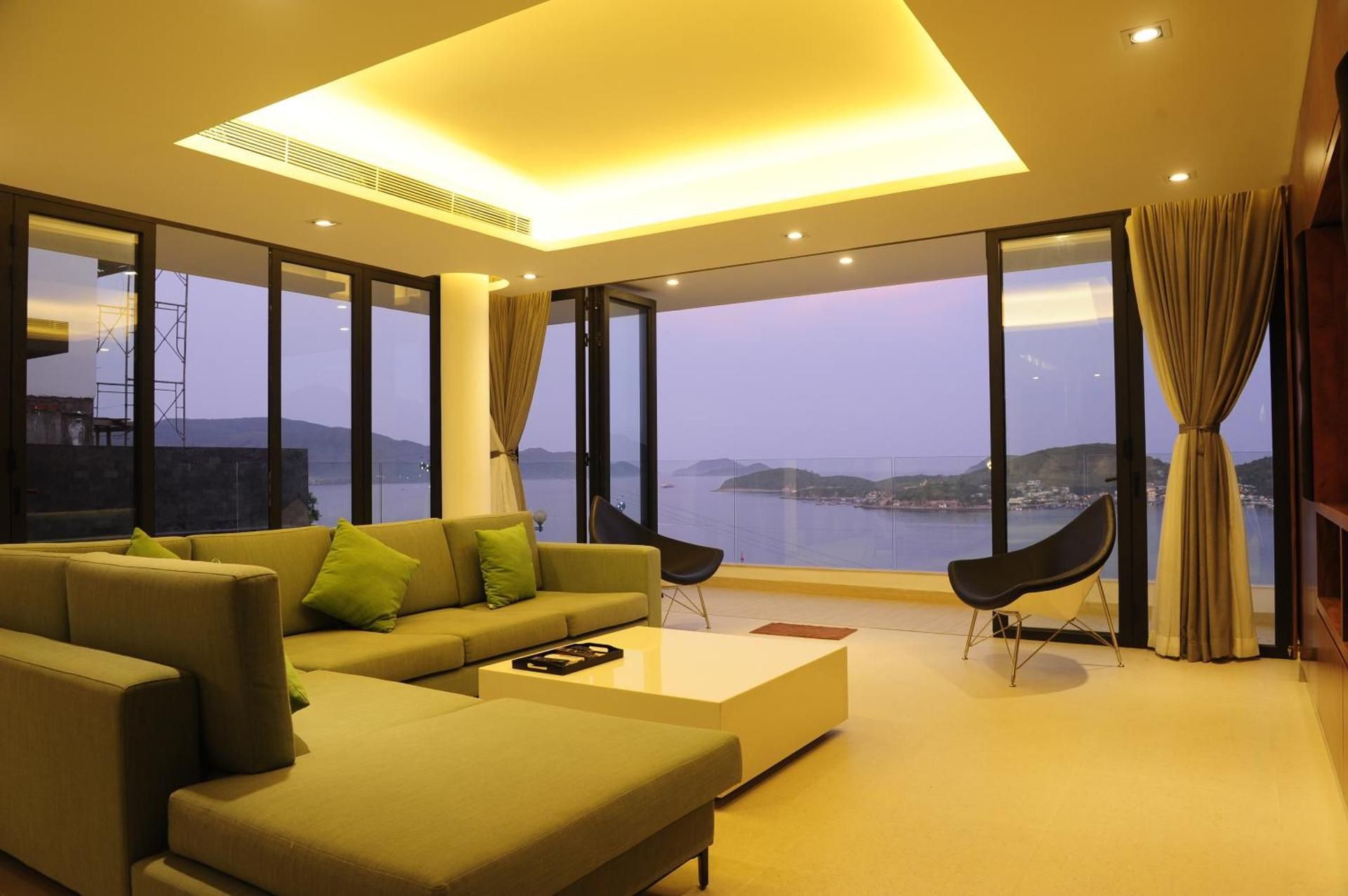 Three-Bedroom V6 Pool Villa