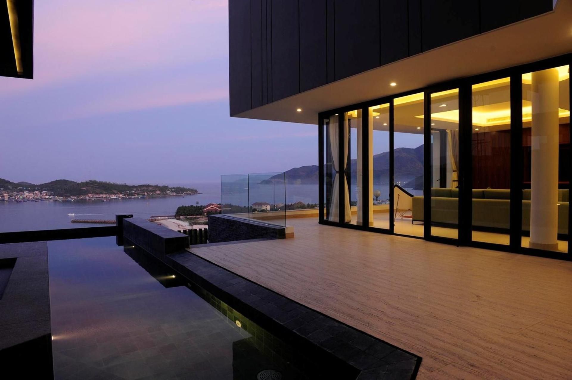Three-Bedroom V6 Pool Villa