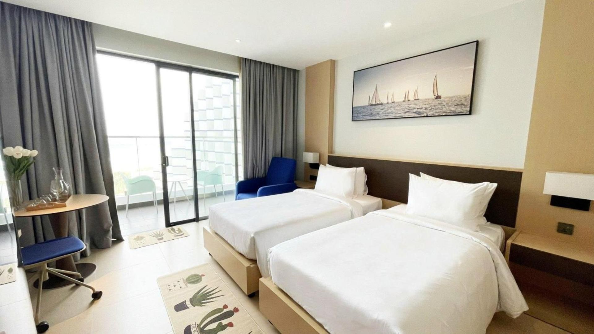 Double or Twin Room with Sea View