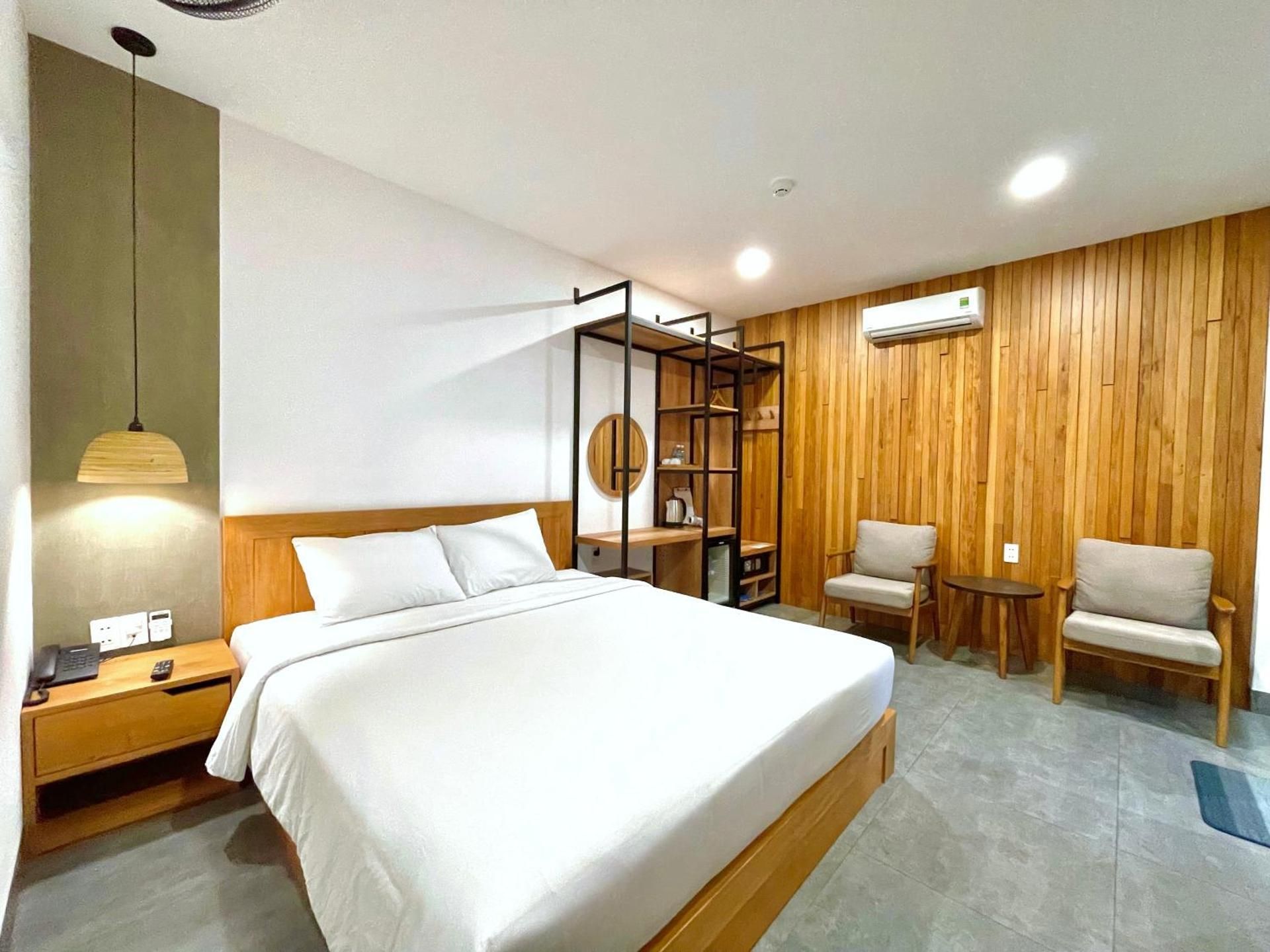 Superior King Room