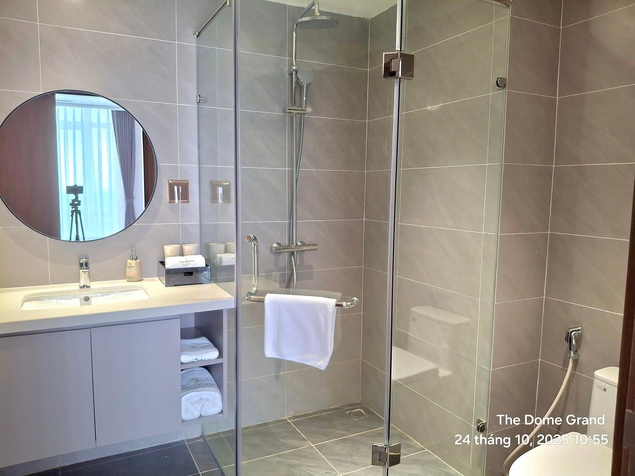 Suite - 2 Adults and 1 Child