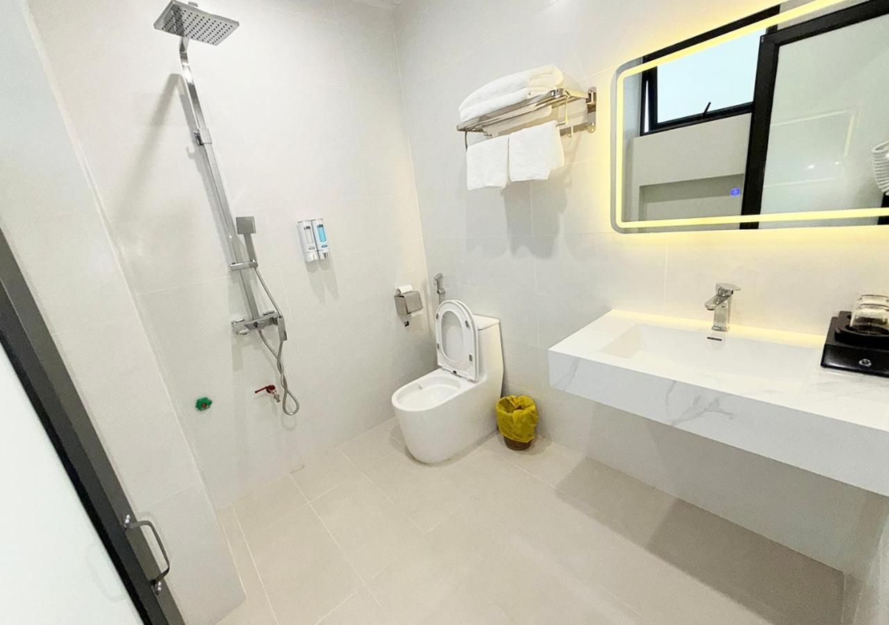 Gia Bao Hotel Deluxe Double Room 3