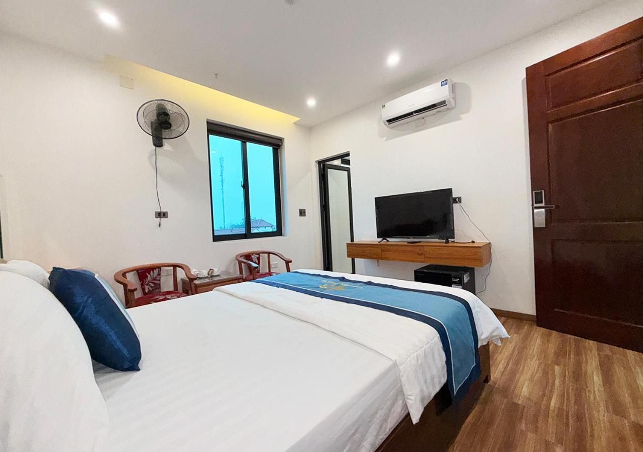 Gia Bao Hotel Deluxe Double Room 2