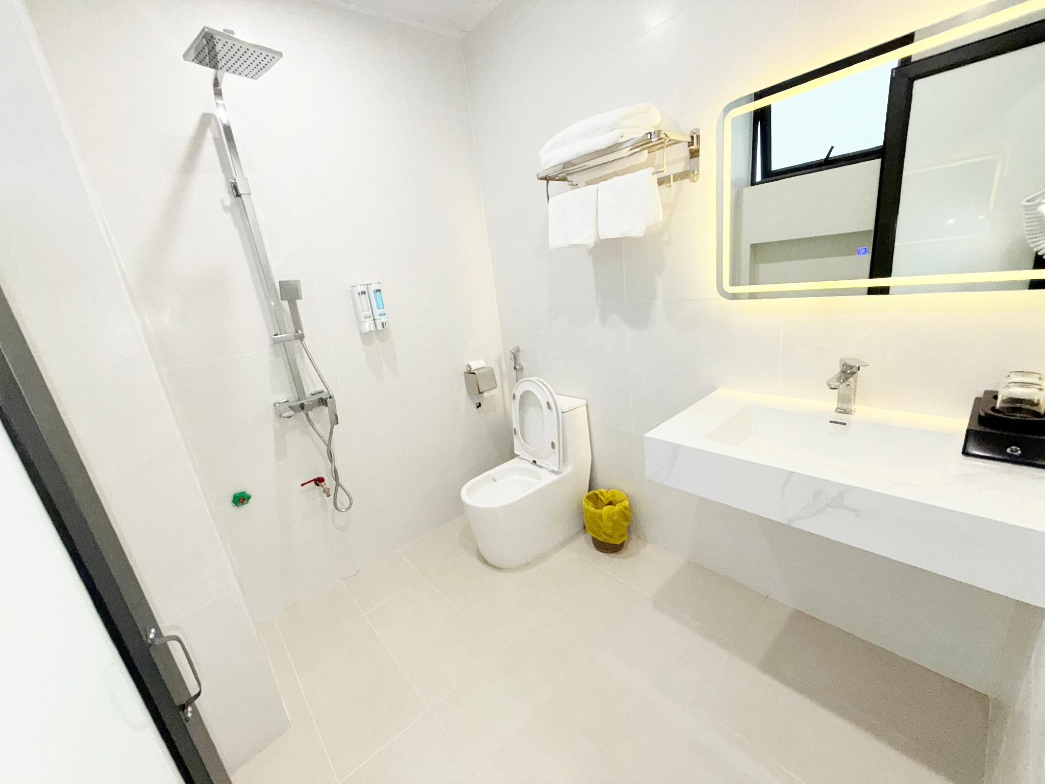 Gia Bao Hotel Standard Room 3