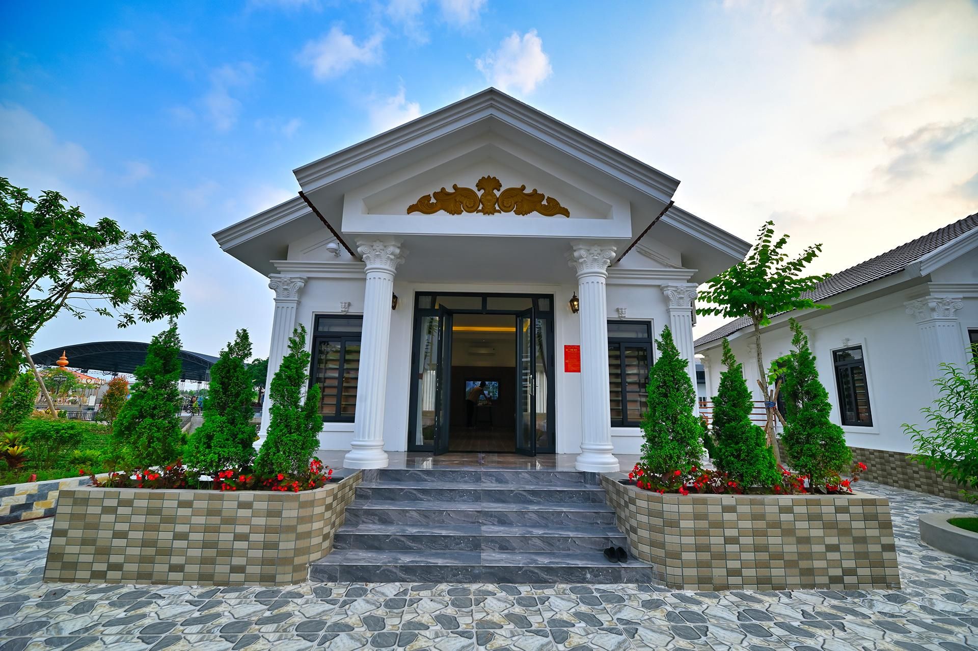 Bách Thảo Ngân Stilt House Dormitory with Balcony - Mixed Gender 2