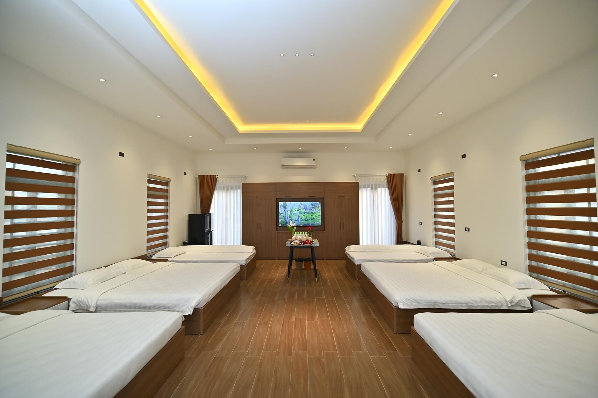 Bách Thảo Ngân Stilt House Dormitory with Balcony - Mixed Gender