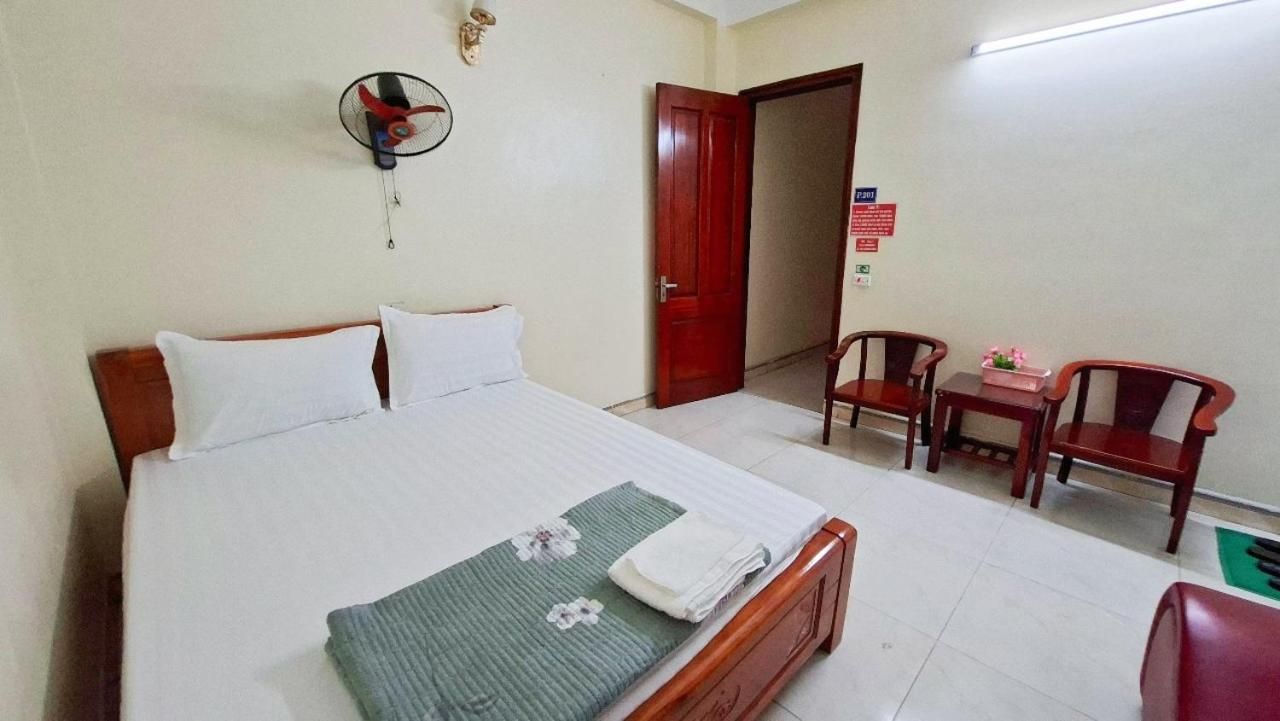 Single Room with Shared Bathroom