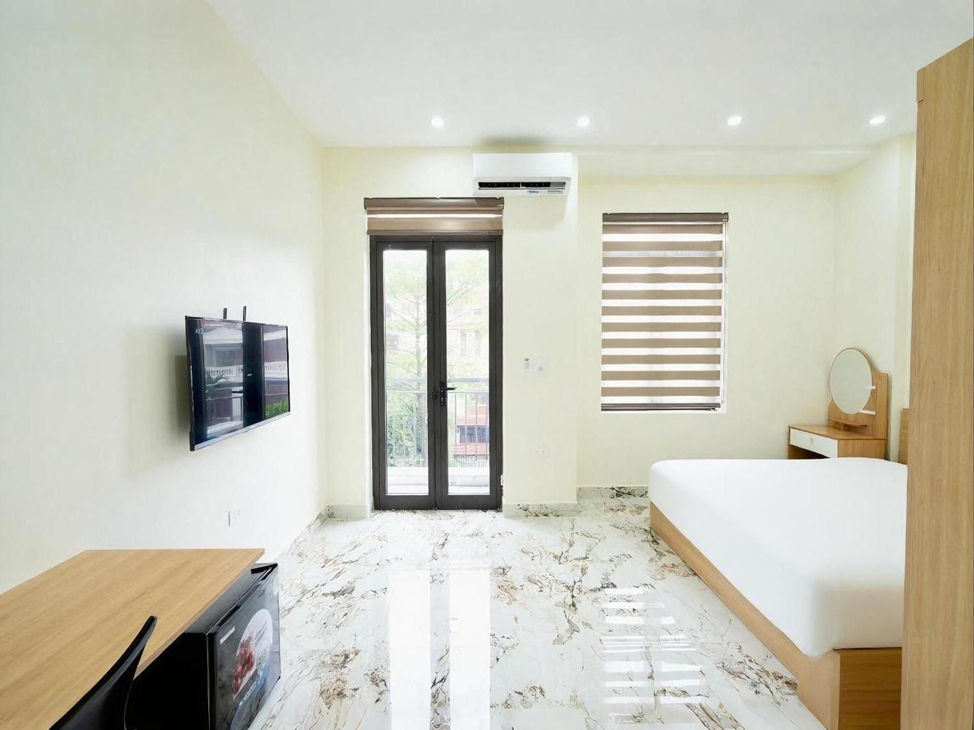 Single Room with Private Bathroom