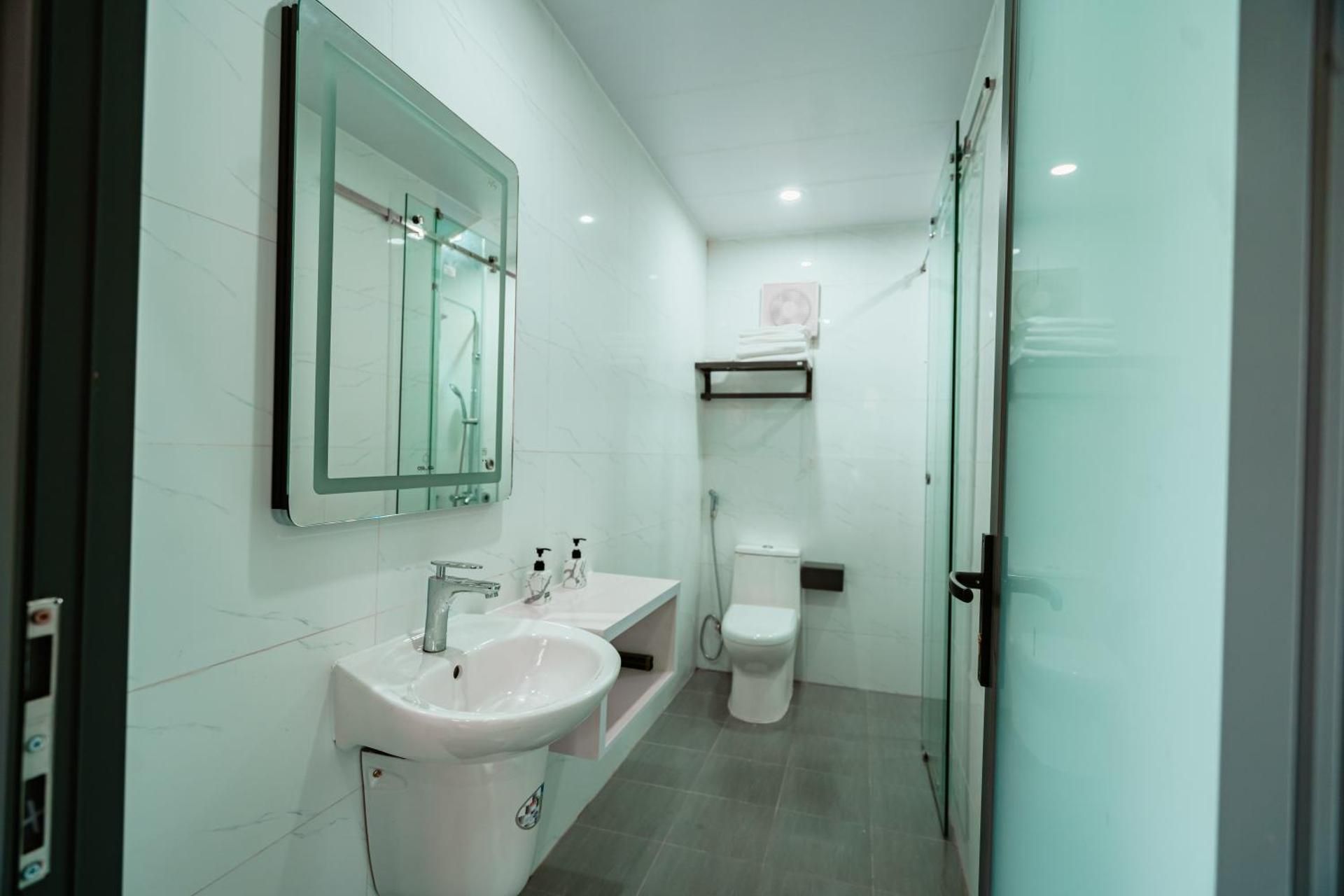 Hoang Thien Homestay & Sport Two-Bedroom Bungalow 3