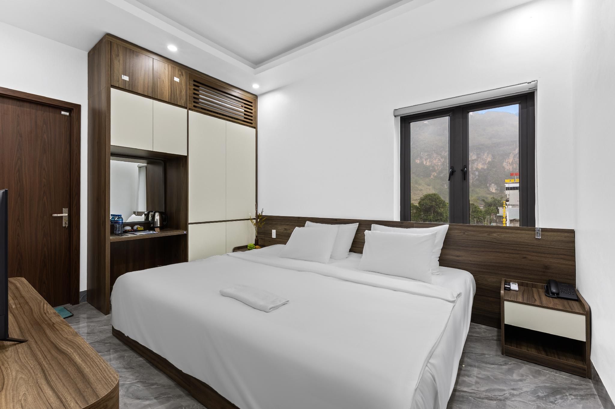Ha Giang Hill Hotel  Deluxe Double or Twin