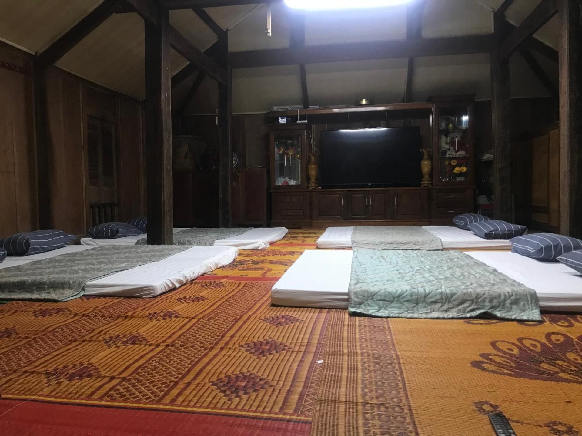 Single Bed in Mixed Dormitory Room