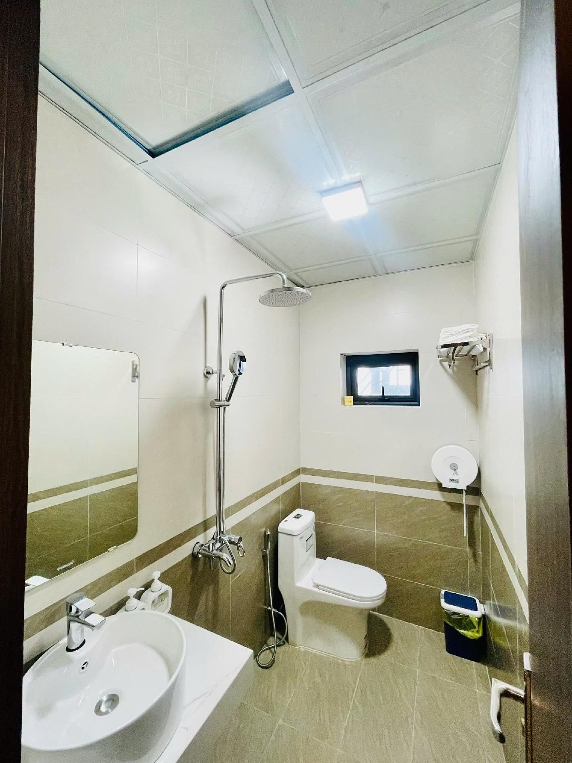 Sunrise Hotel Thiên Cầm Quadruple Room 3