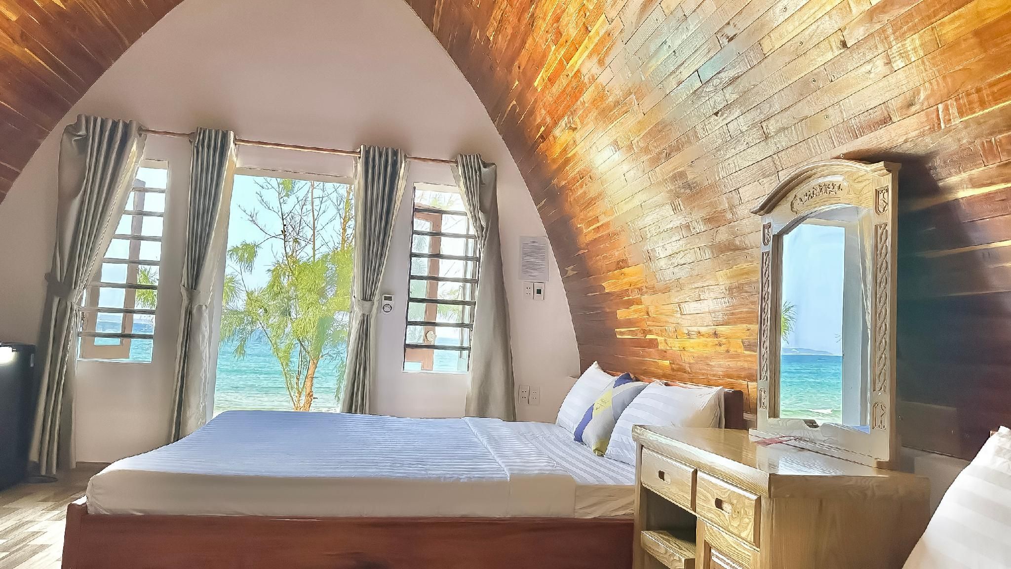 Oceanfront Room with 2 Queen Beds