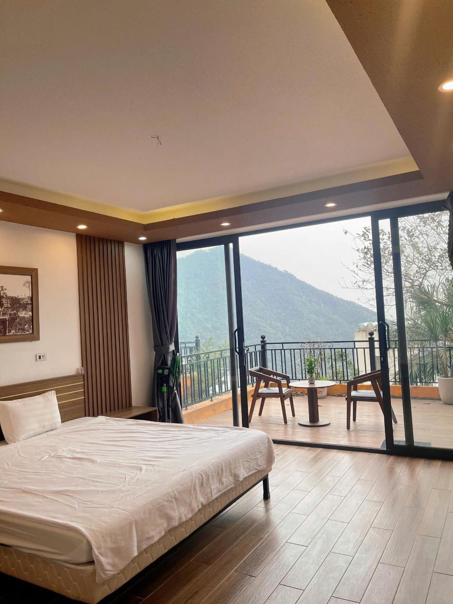 Five-Bedroom Apartment