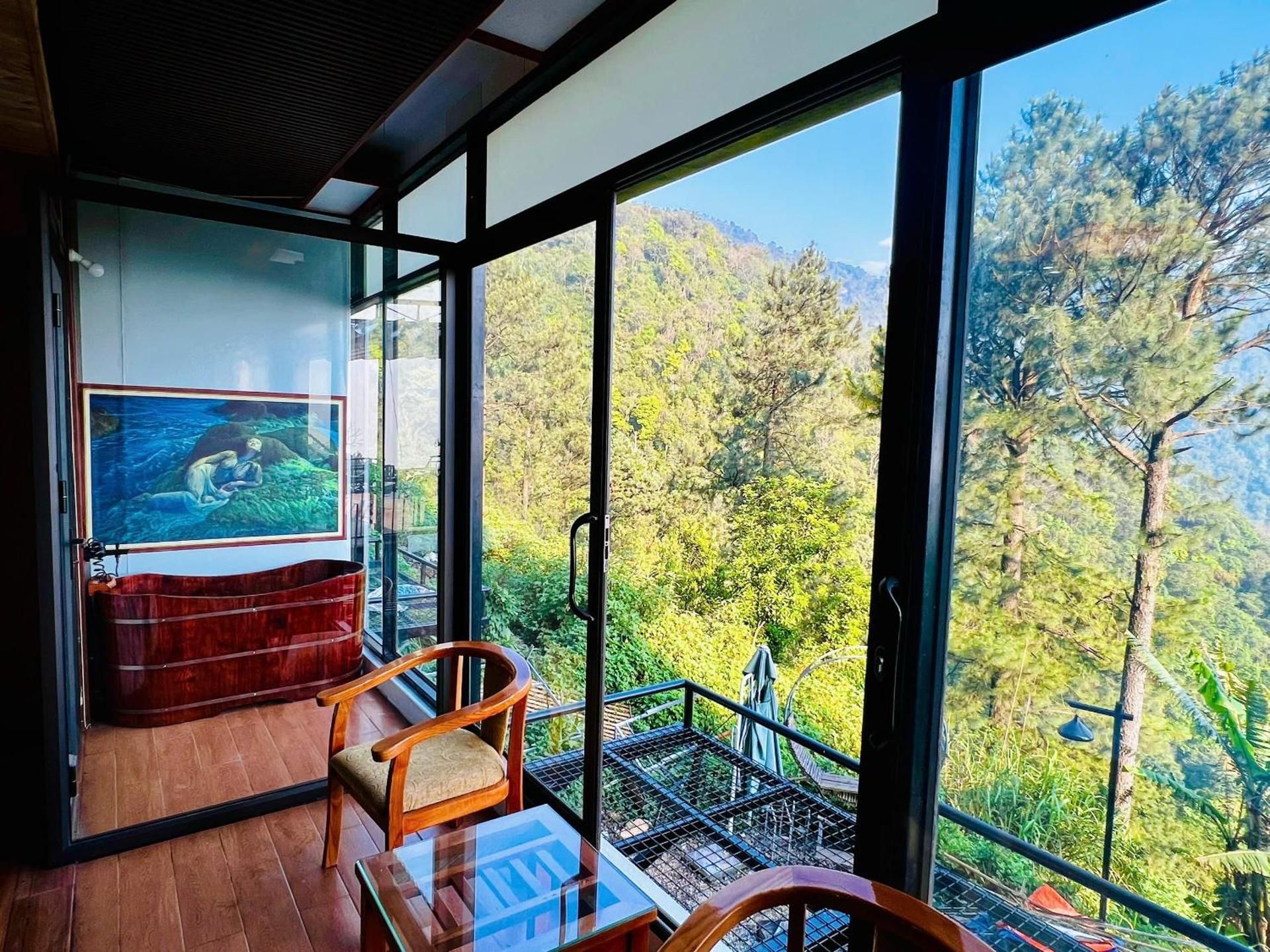 Two-Bedroom Apartment with Mountain View