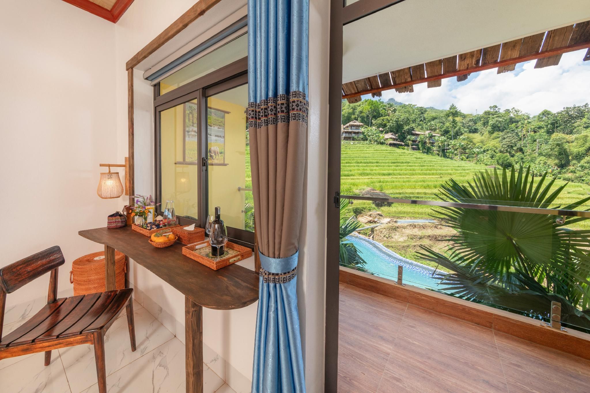 Deluxe Mountain View