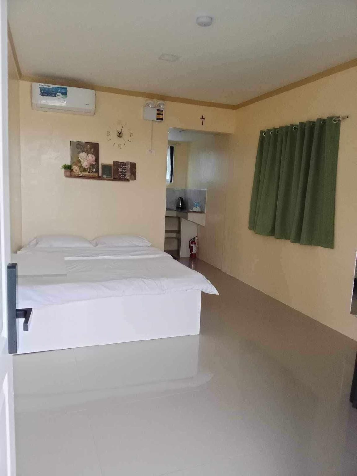 Double bed Studio type room - FGC Apartment Butuan