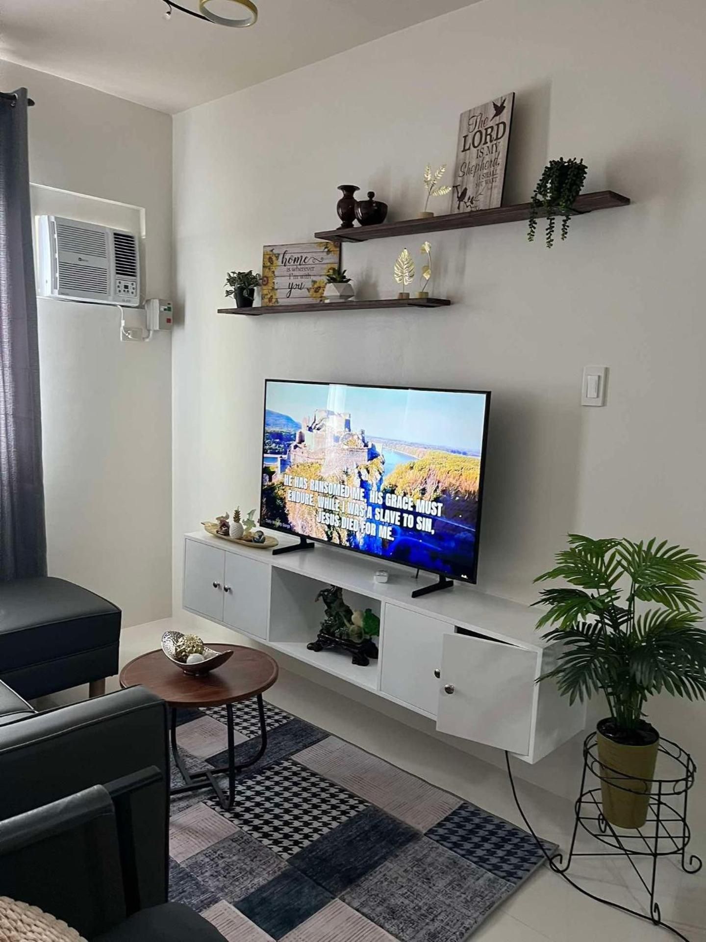 One-Bedroom Family Apartment