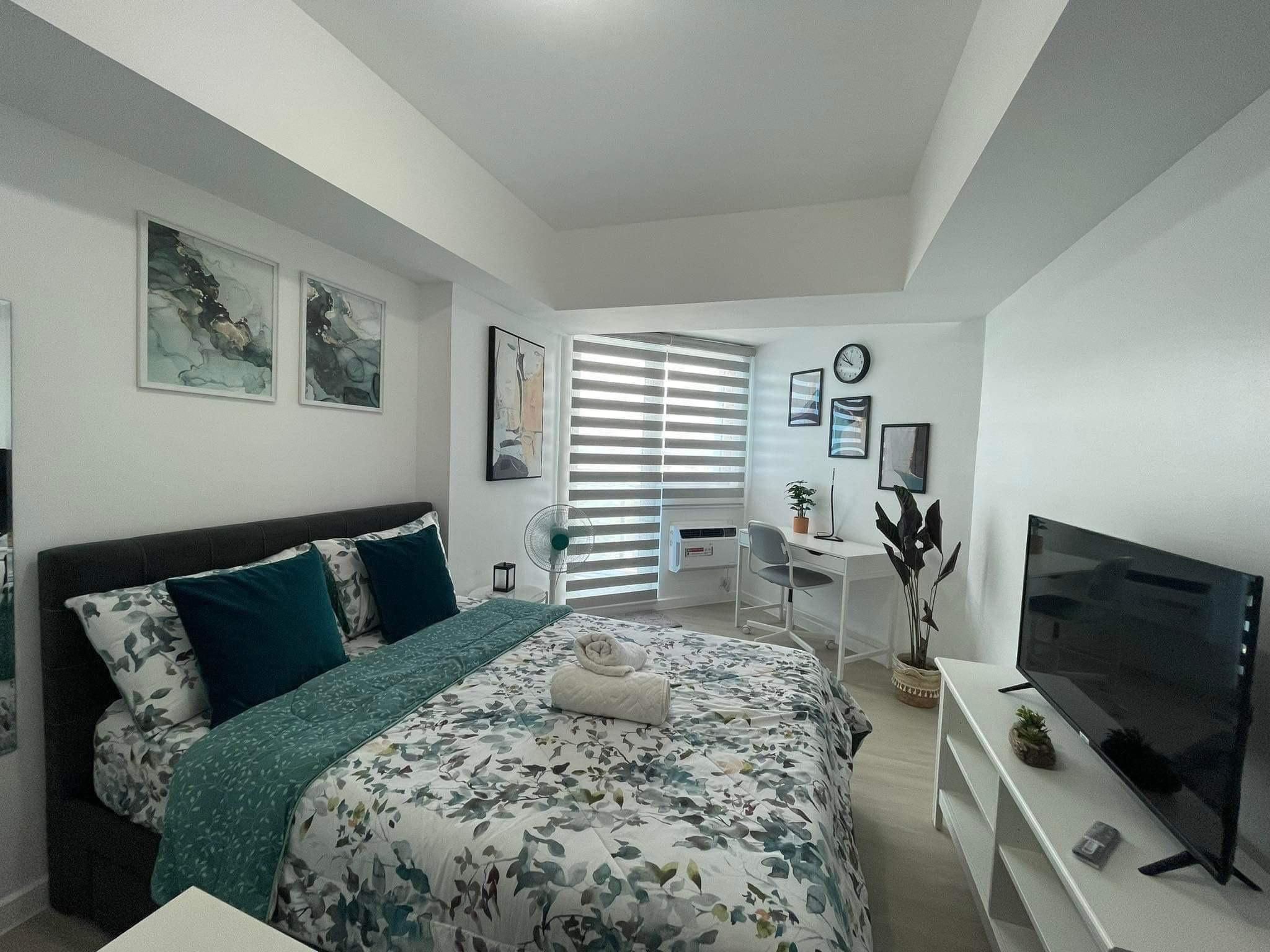 The Comfy Loft at Azure North
