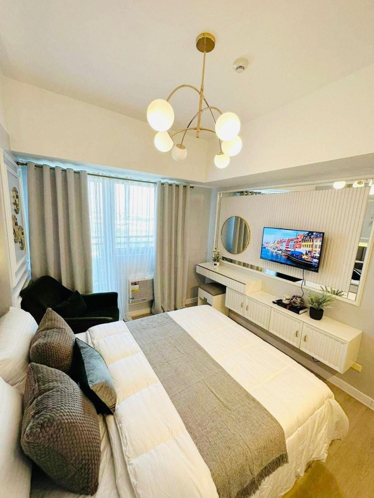 Studio with Balcony