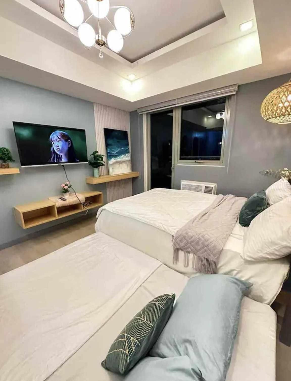 Studio Apartment with Balcony