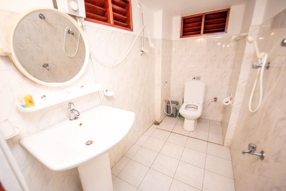 Cara Galle Fort Double Room With Shared Bathroom 7
