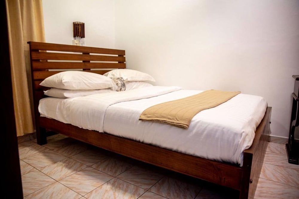 Cara Galle Fort Double Room With Shared Bathroom 5