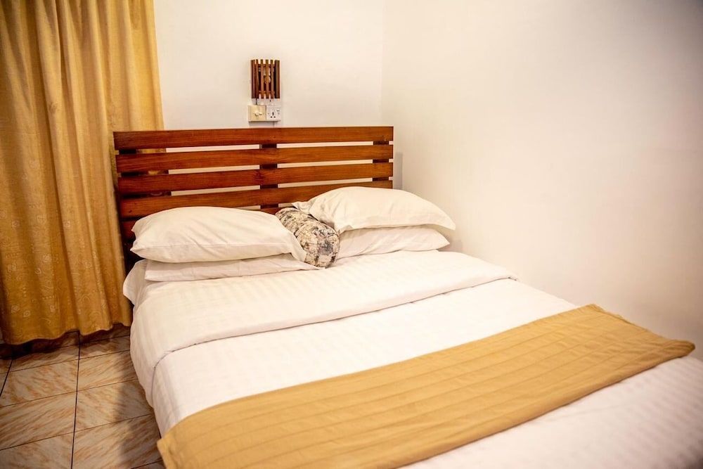Cara Galle Fort Double Room With Shared Bathroom 4