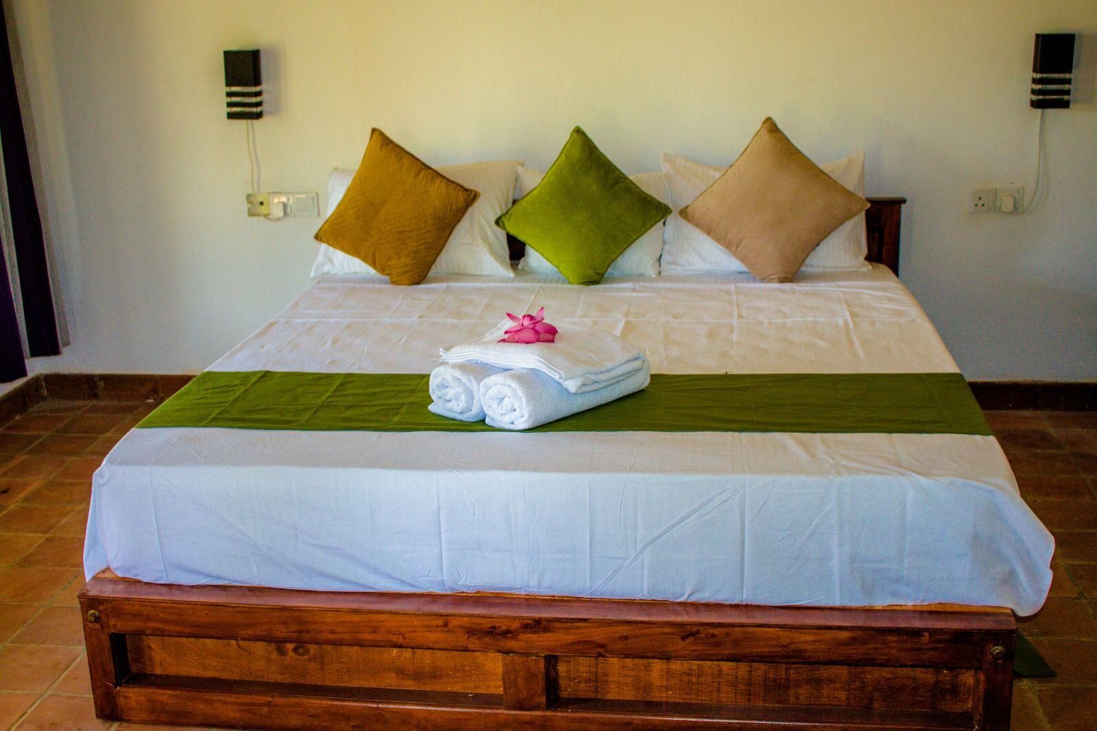 Tiara Elephant Lodge-Habarana