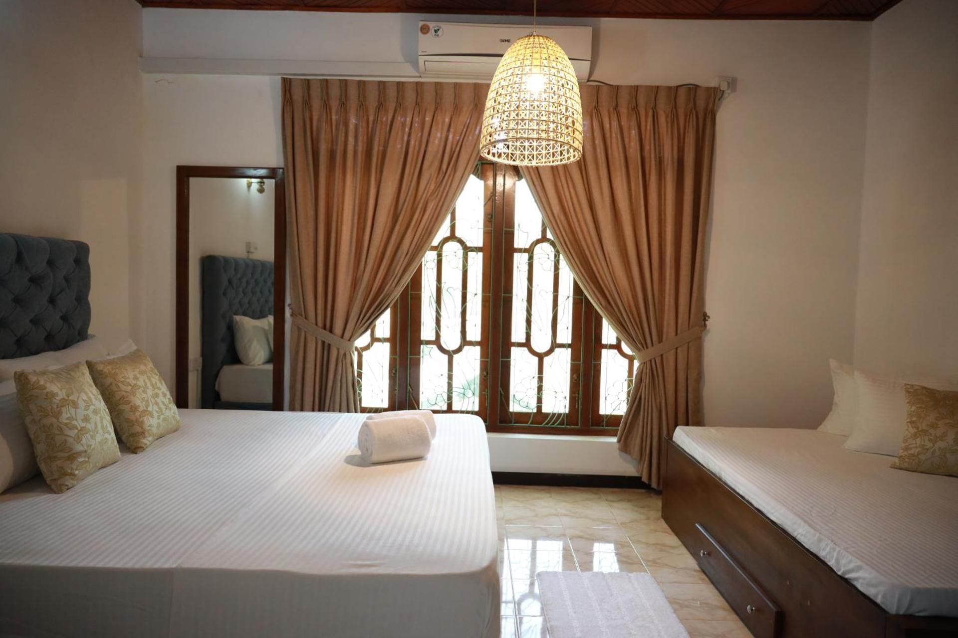 Family Room with Garden View