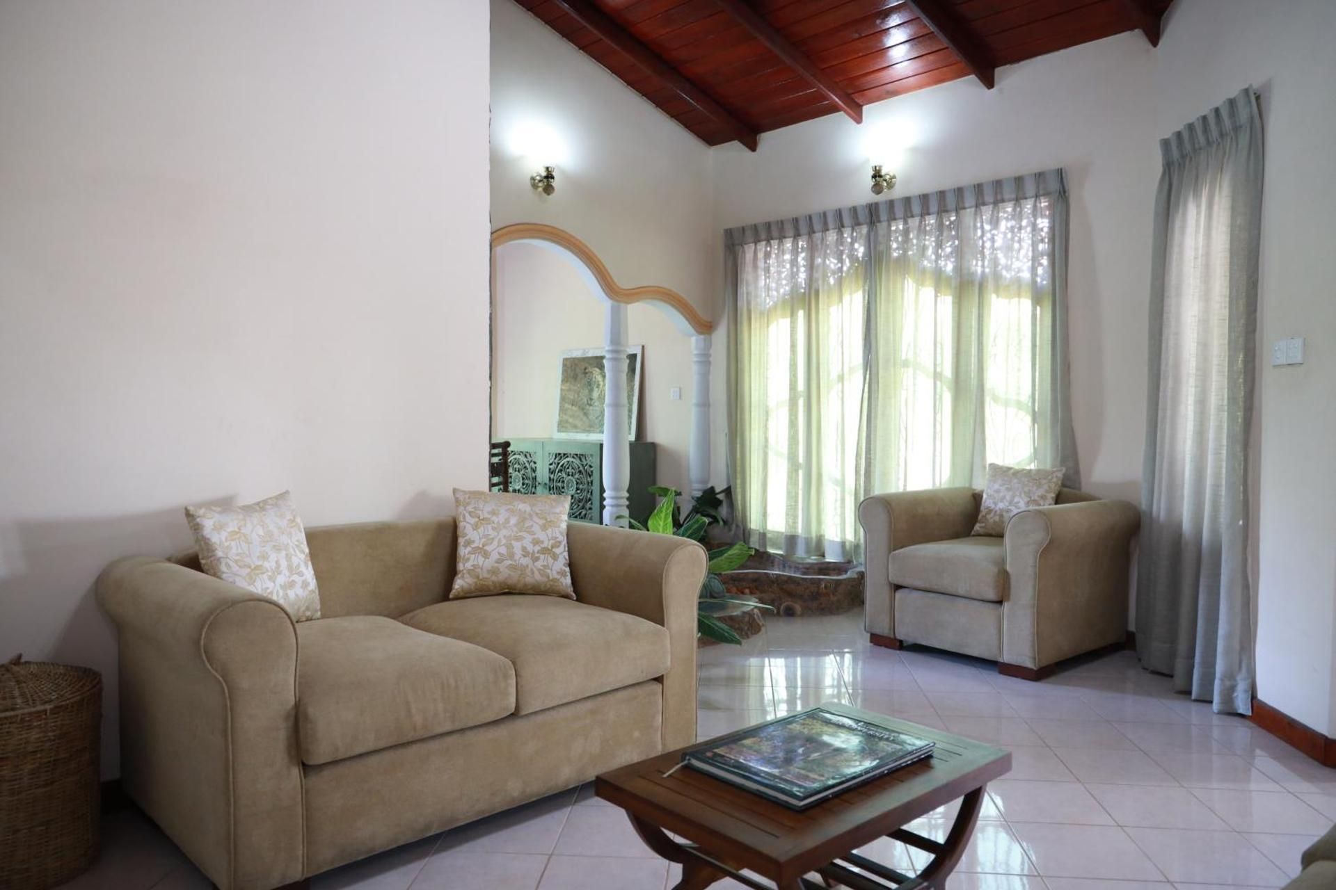 shared lounge/tv area