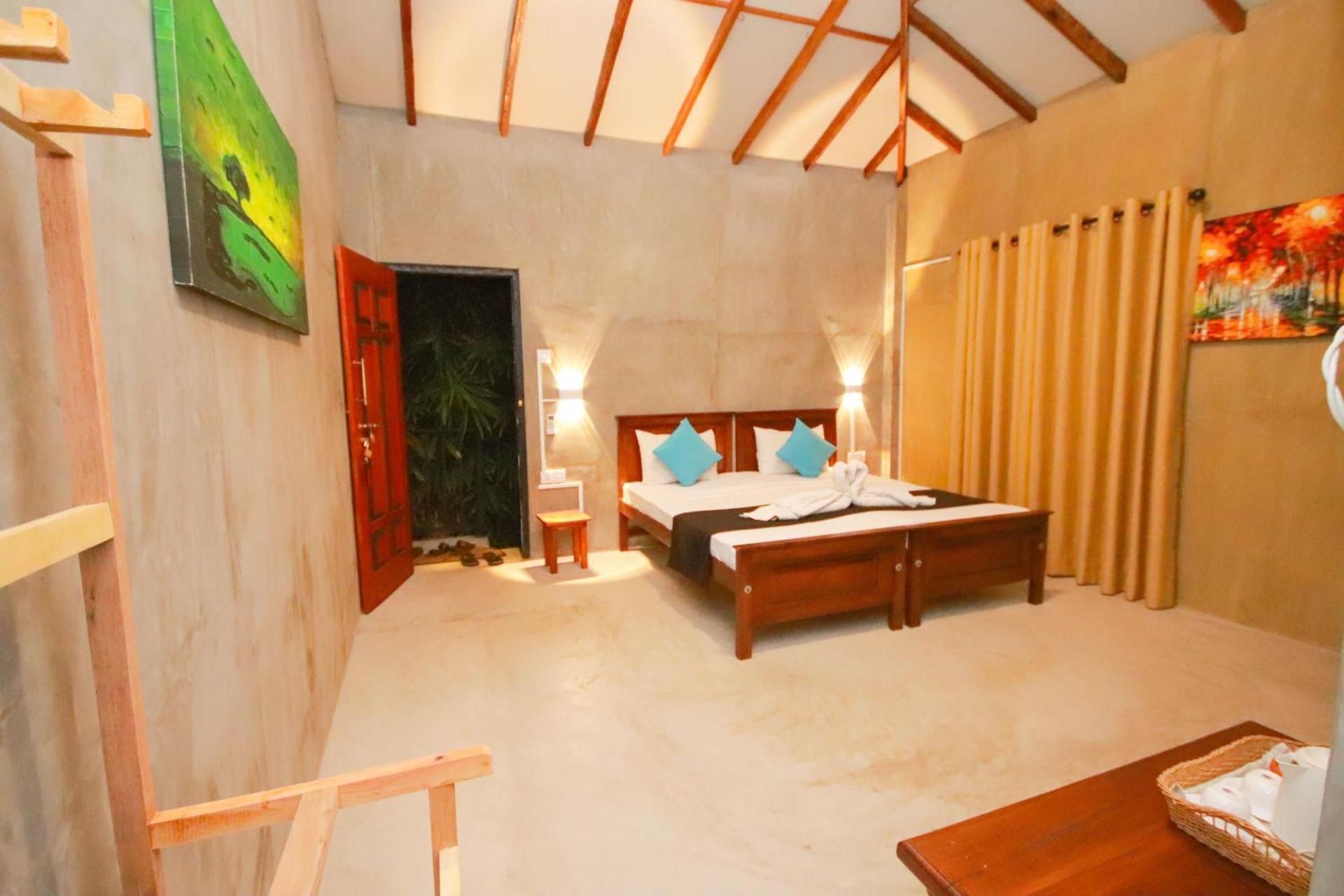 Deluxe Twin Room with Balcony