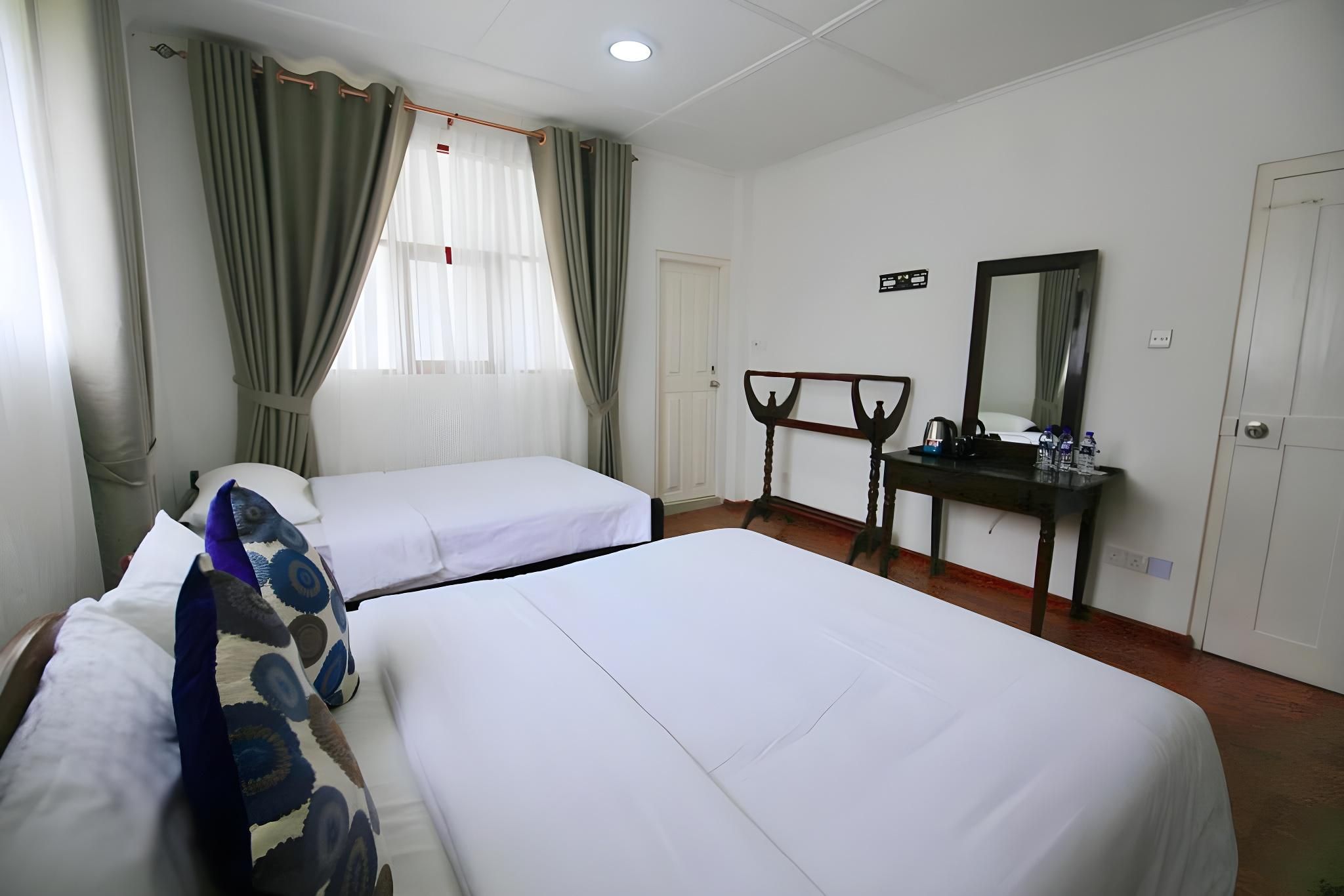 Lake View Triple Room