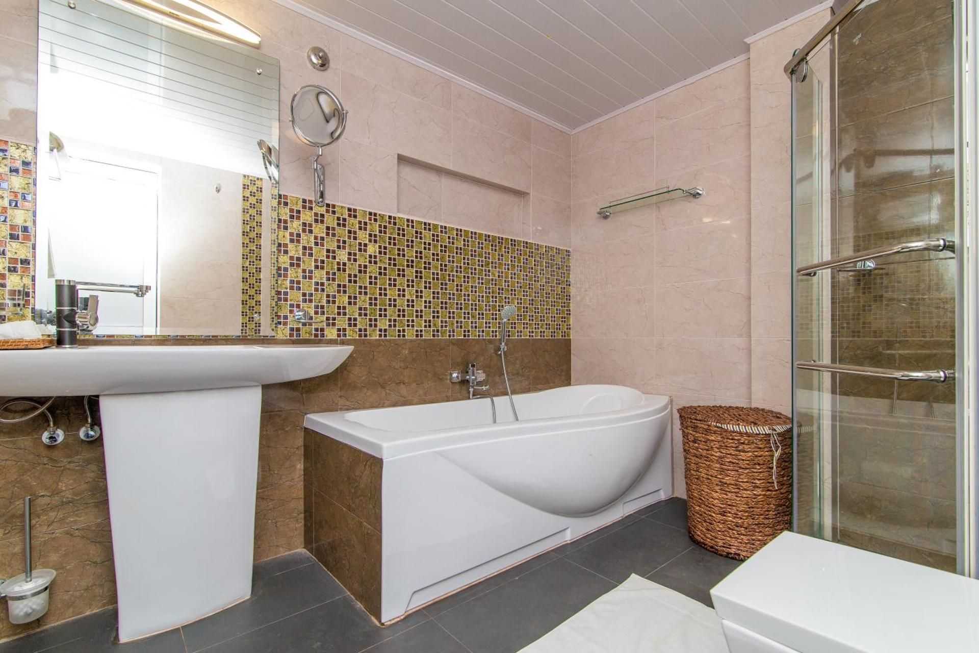 Quadruple Room with Mountain View