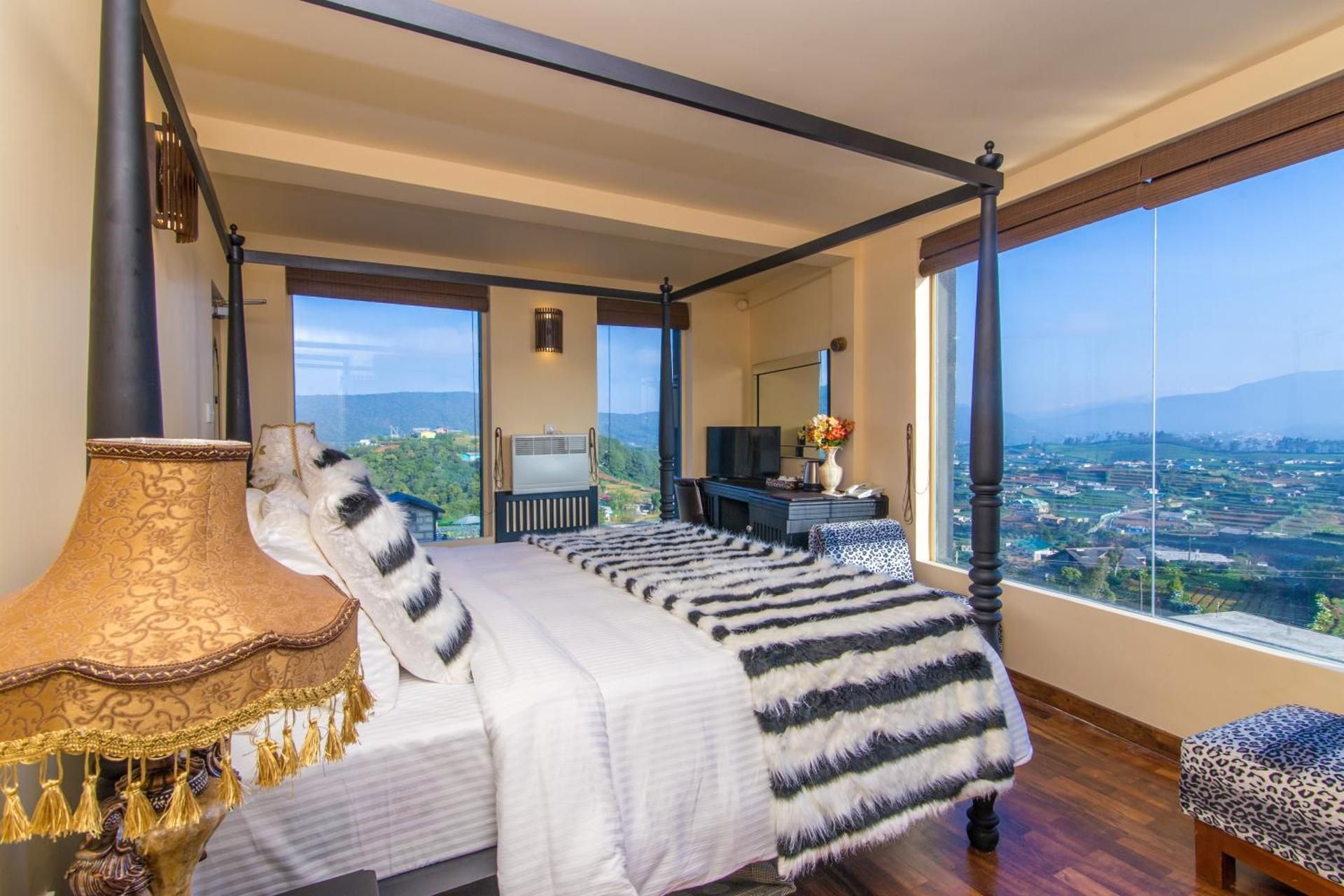 King Room with Mountain View