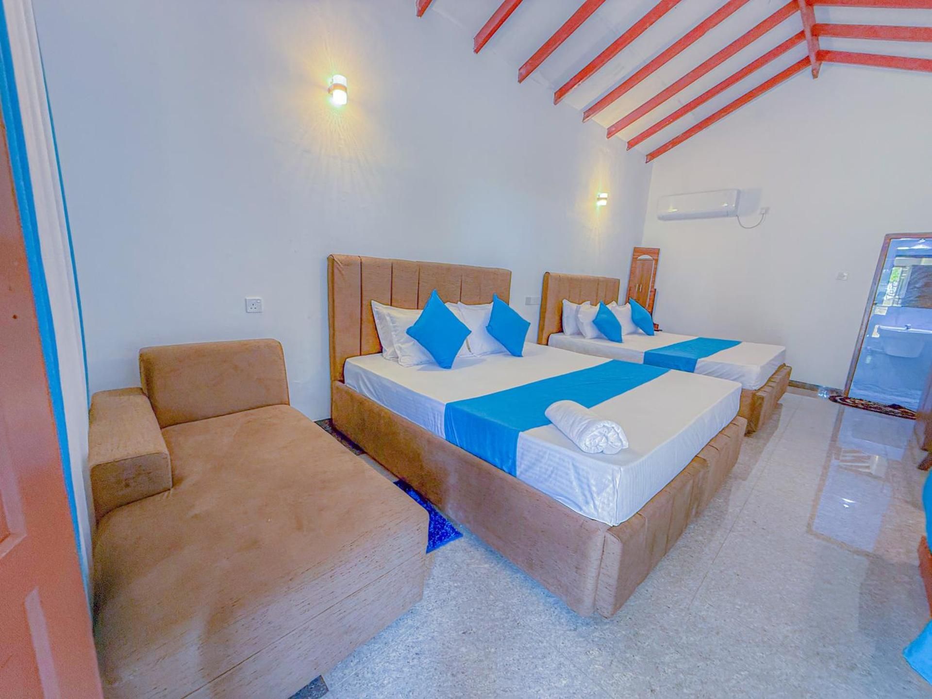 Deluxe Family Room