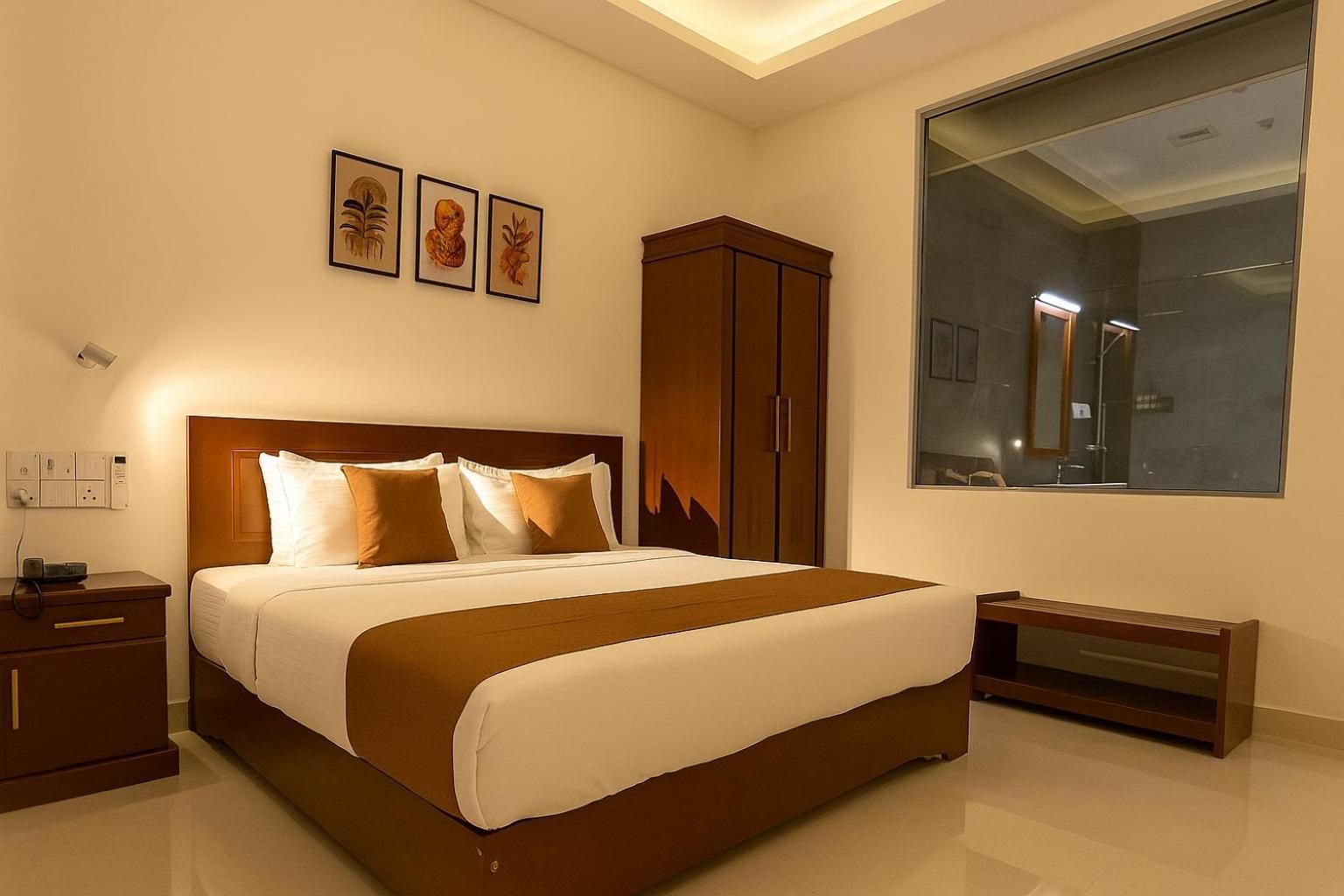 Deluxe Double Room (2 Adults + 1 Child)