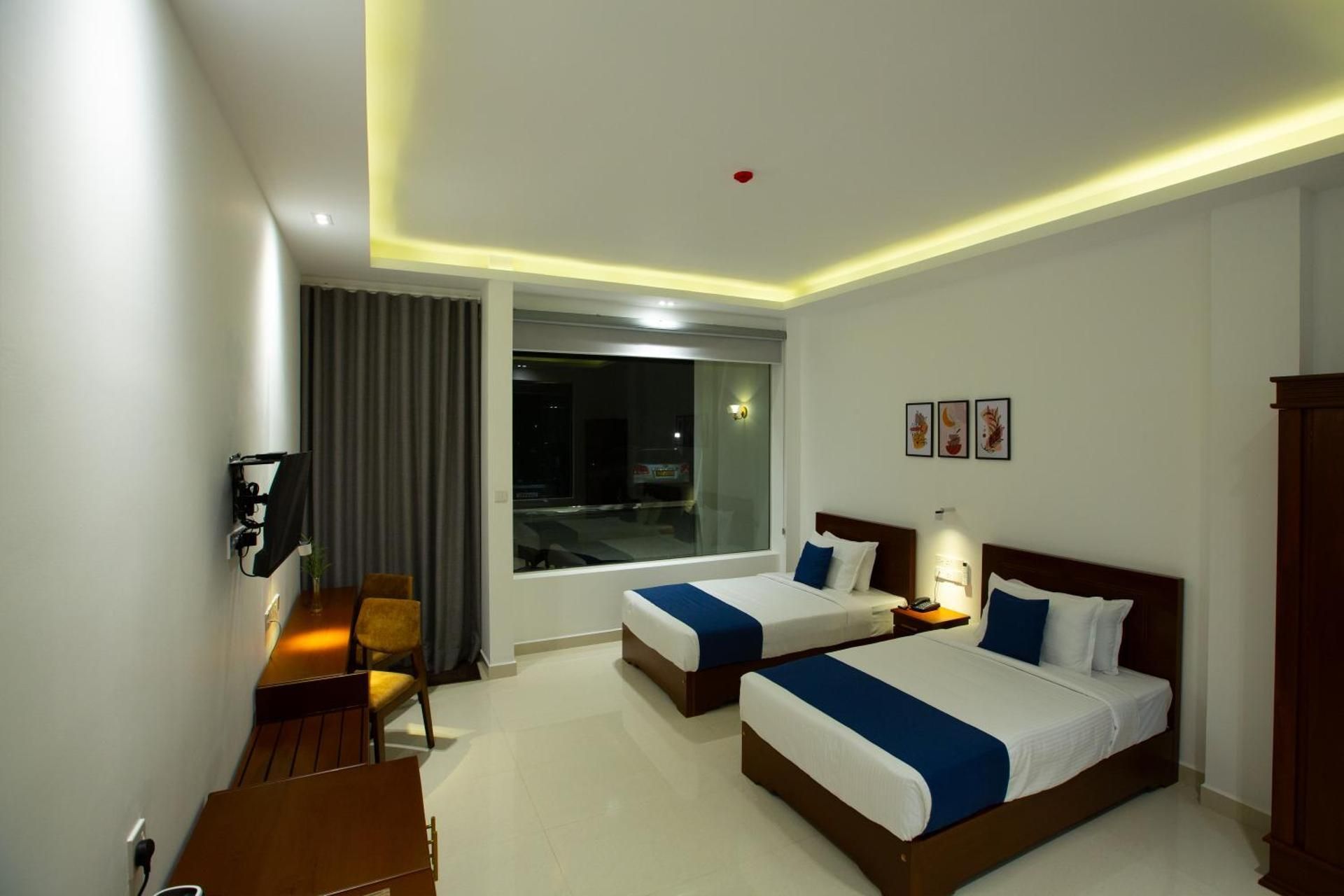 Deluxe Double or Twin Room with Mountain View