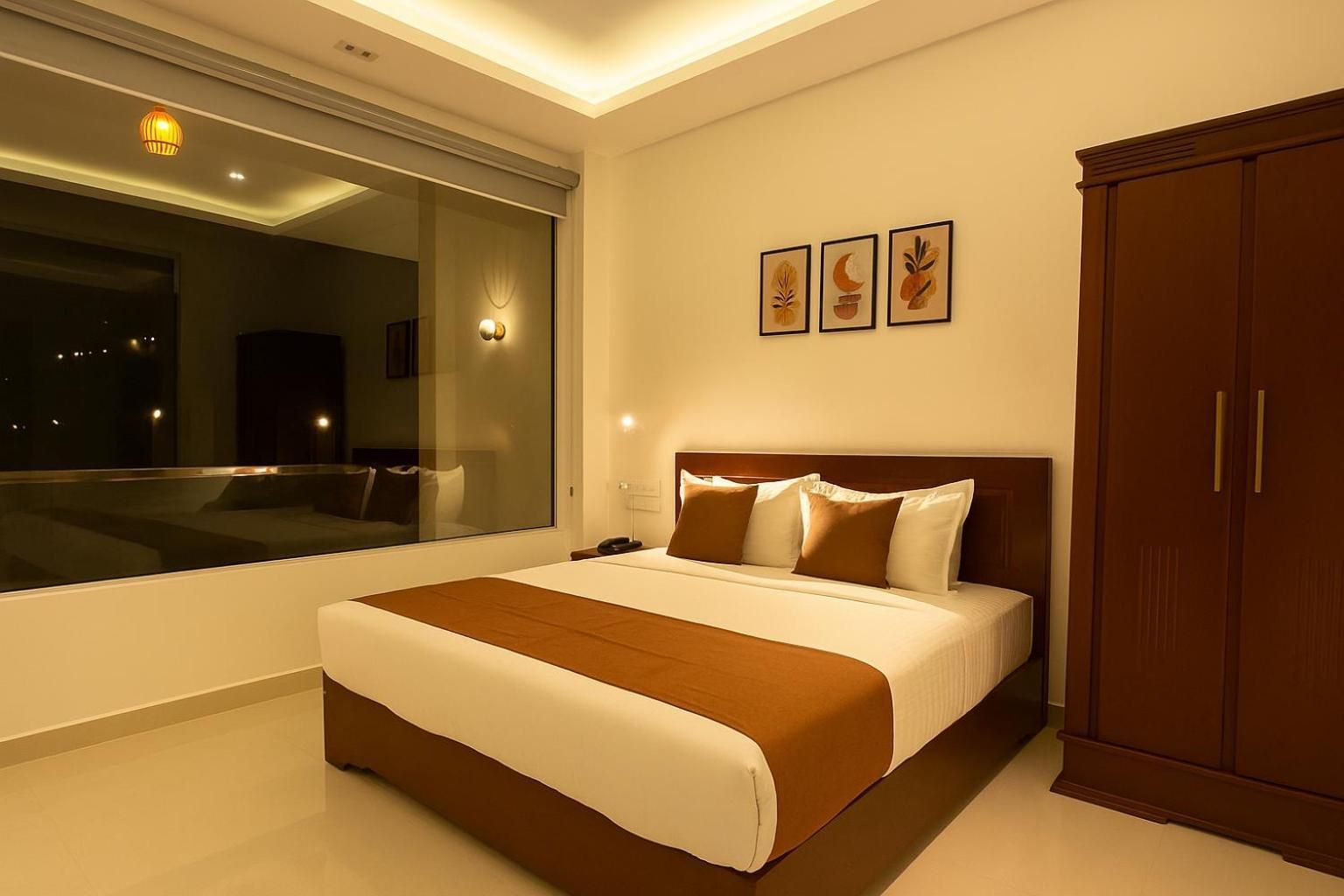 Deluxe Double Room (2 Adults + 1 Child)