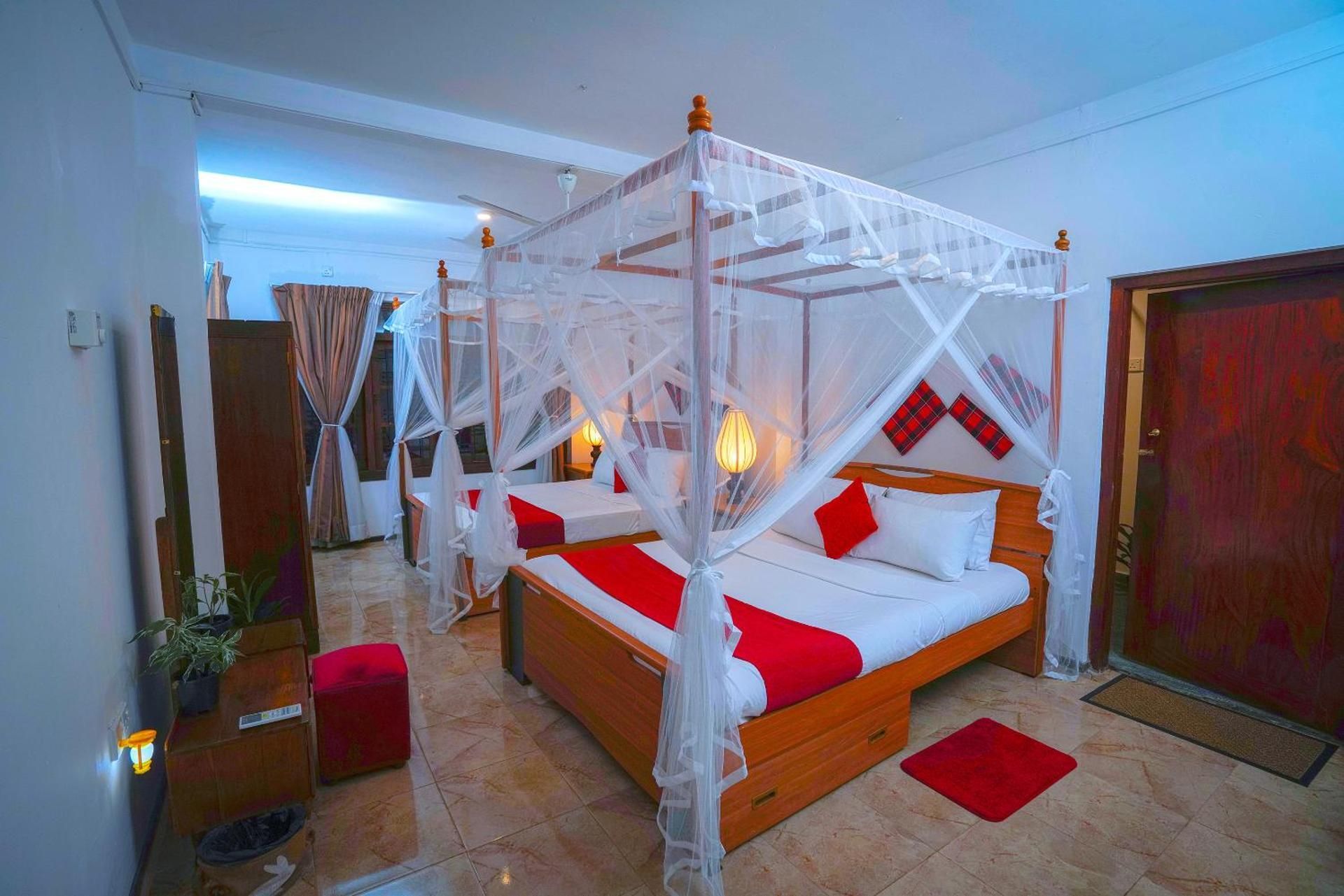 Deluxe Family Room