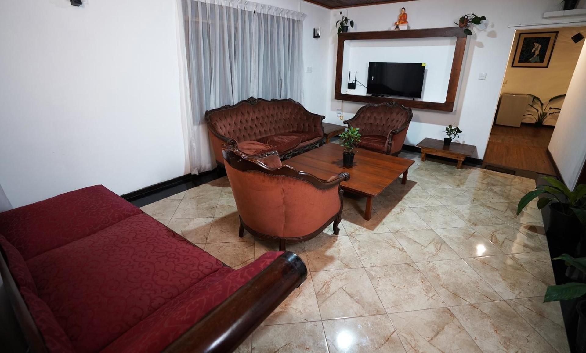 Deluxe Queen Room