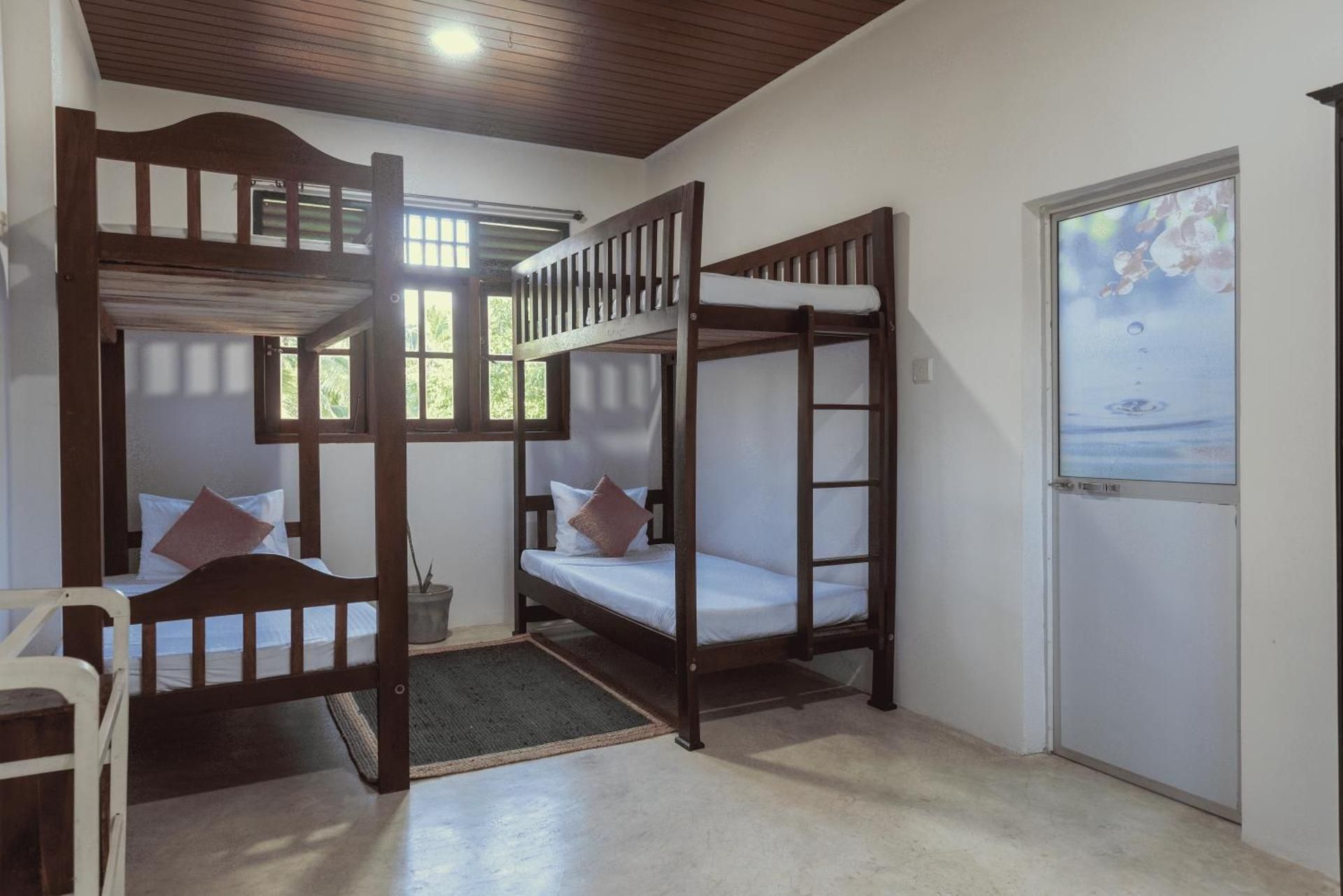 Bunk Bed in Mixed Dormitory Room