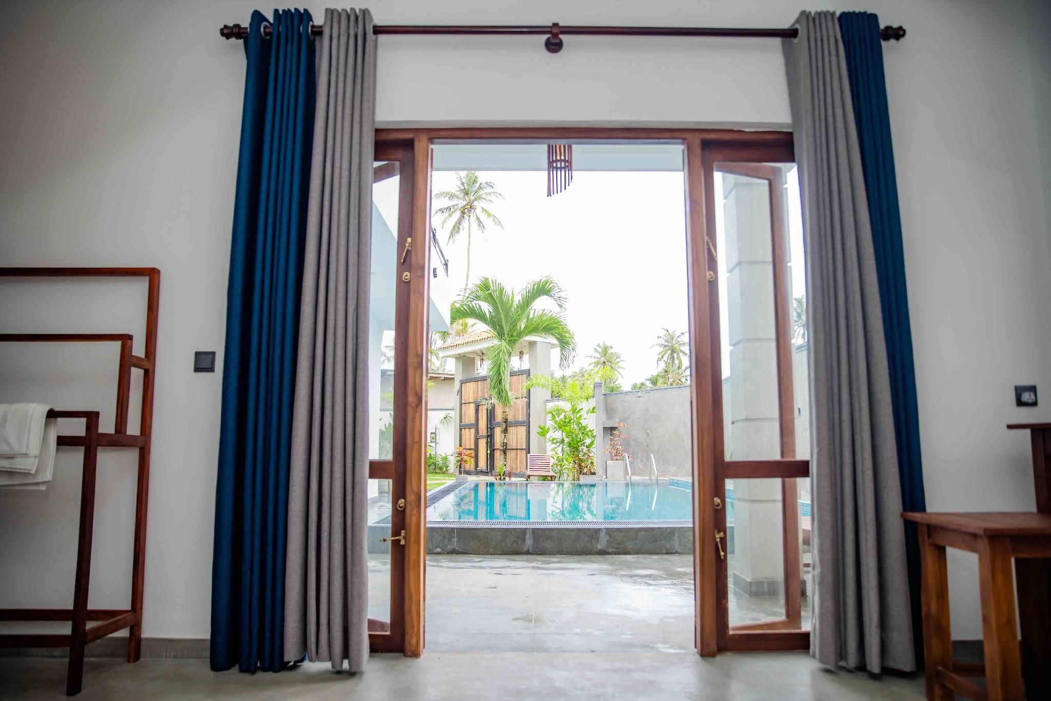 Hirigala Beach Resort Deluxe Pool 3